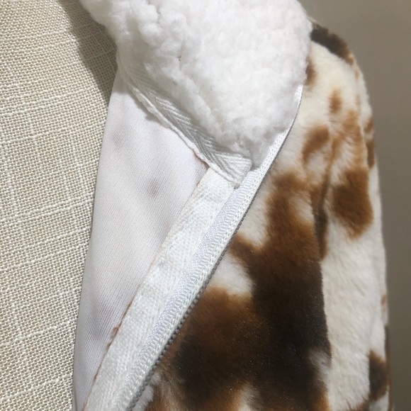 Cow-Print Pullover Faux-Fur Sherpa Quarter-Zip Pullover - Picture 4 of 5